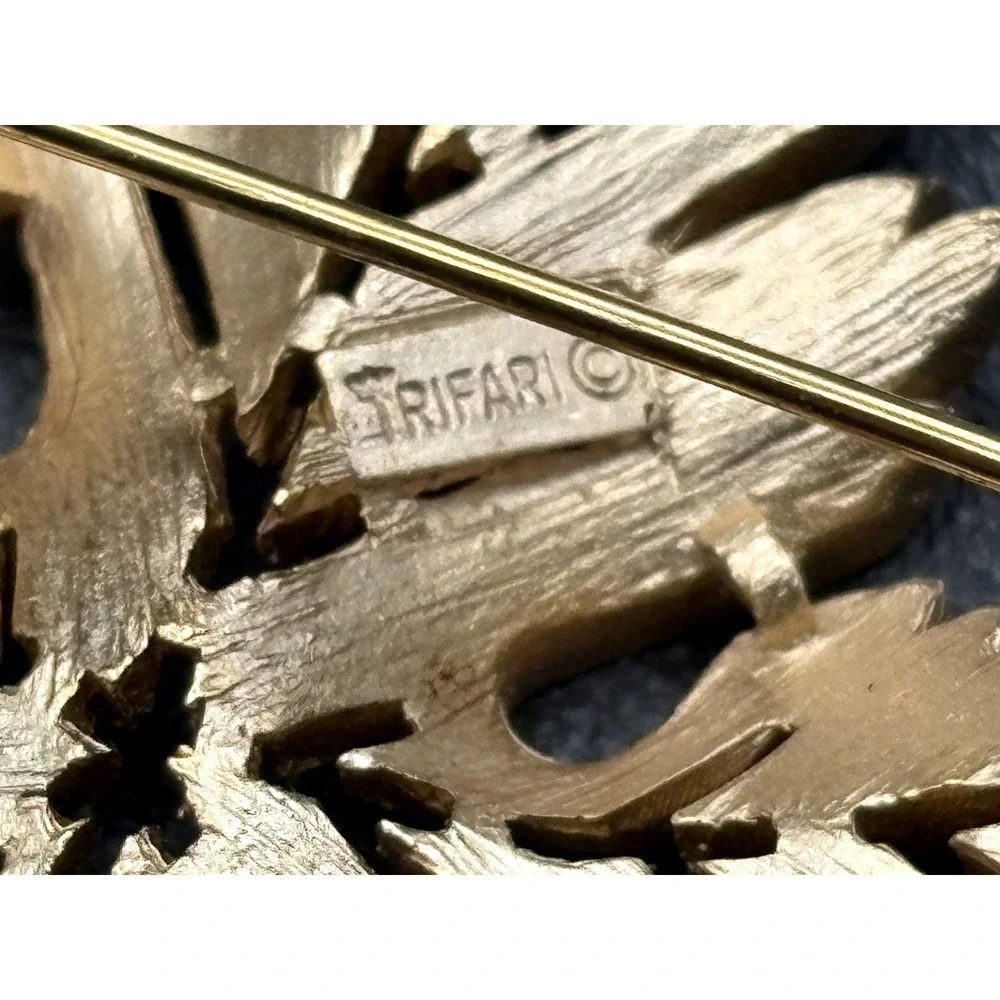Crown Trifari Maple Leaf Brooch Brushed Gold Tone Vintage Designer Pin